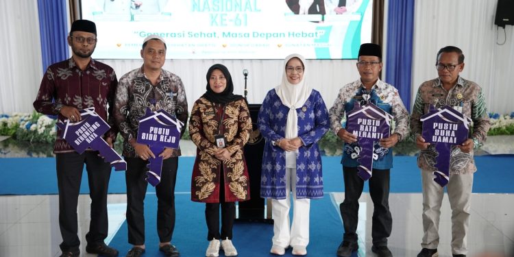 Pemkab Tanah Bumbu Peringati HKN ke-61, Serahkan Gedung Puskesmas Pembantu ke Empat Desa