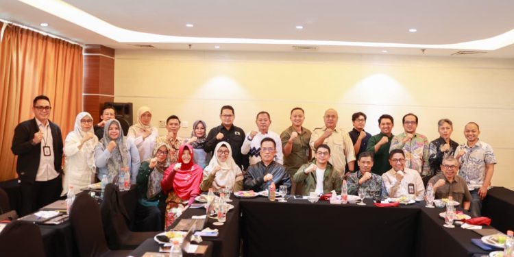 Bupati Tanah Bumbu Bahas Arah Pembangunan Daerah Bersama TP2D