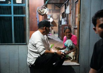 Sahur On The Road, Bupati Andi Rudi Latif Salurkan Bantuan hingga Pantau Pemudik