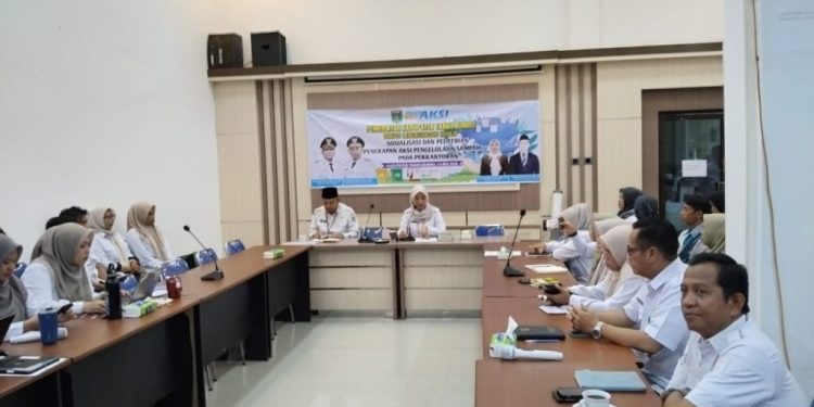 DLH Tanah Bumbu Sosialisasikan Program Satu Kantor Satu Pengelolaan Sampah