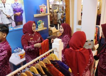 Dekranasda Tanah Bumbu Promosikan Produk UMKM Lokal di Peringatan HUT Dekranas