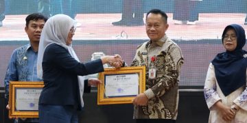 Pemkab Tanah Bumbu Raih Penghargaan ULM atas Dukungan Program KKN Lingkungan Hidup