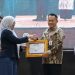 Pemkab Tanah Bumbu Raih Penghargaan ULM atas Dukungan Program KKN Lingkungan Hidup