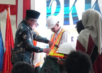 Buka PKKMB Poltek Batulicin, Bupati Dorong Mahasiswa Jadi Generasi Unggul dan Berdaya Saing