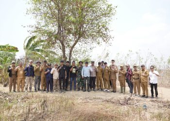 Menanti Dua Penopang Kehidupan di Tanjung Lalak